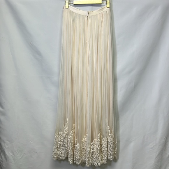 Carmen Marc Valvo beaded pearls over lace over mesh long skirt - Picture 7 of 8